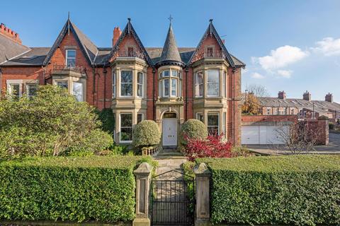 5 bed property, in Highbury House, £1,250,000
