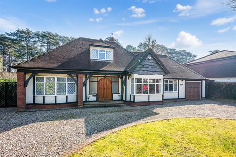 3 bed property, in Rickman Hill Road, £950,000