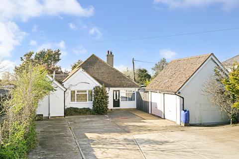 4 bed property, in Dymchurch Road, £465,000