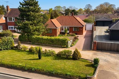 3 bed property, in Norwich Road, £425,000