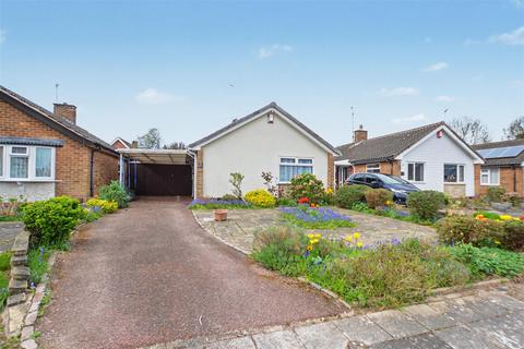 2 bed property, in Kedleston Close, £300,000