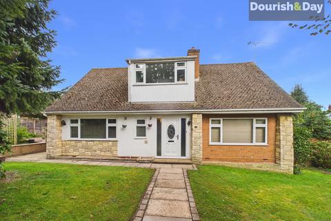5 bed property, in High Park, £445,000