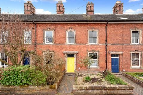 3 bed property, in Cheshire Street, £325,000