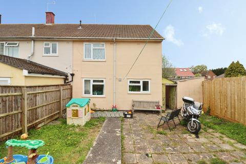 3 bed property, in Peverell Drive, £250,000