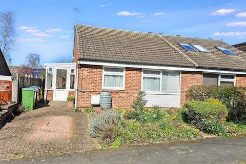 2 bed property, in Mount View, £249,950