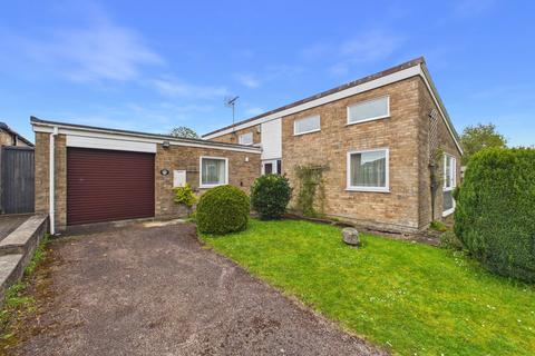 3 bed property, in Forsdene Walk, £290,000