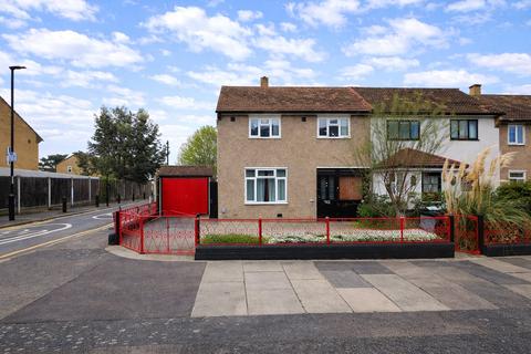 3 bed property, in Brook Lane, £500,000