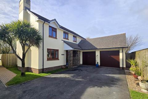 4 bed property, in Jacobs Field, £475,000