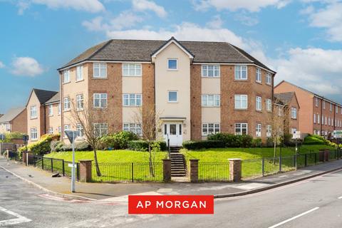 2 bed property, in Birmingham Road, £100,000
