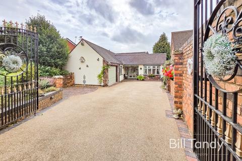 4 bed property, in Upper St John Street, £695,000