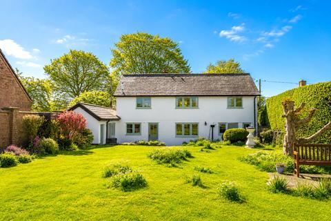 2 bed property, in Bottlesford, £575,000