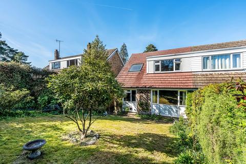 4 bed property, in Chiltern Walk, £500,000