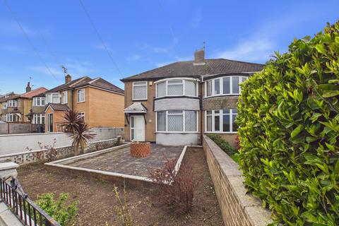 3 bed property, in Austhorpe Lane, £260,000