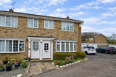2 bed property, in Wetherby ~ The Chase, £235,000