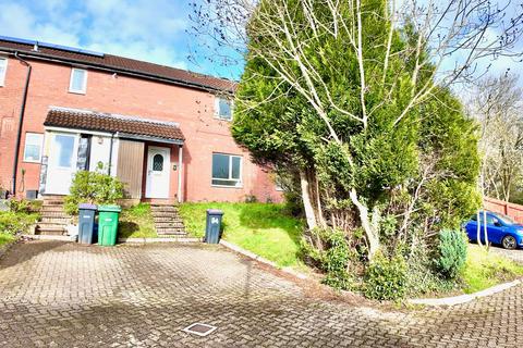 2 bed property, in Aran Court, £160,000