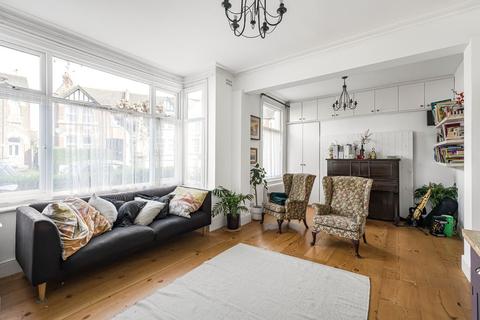 4 bed property, in Vaughan Road, £729,950