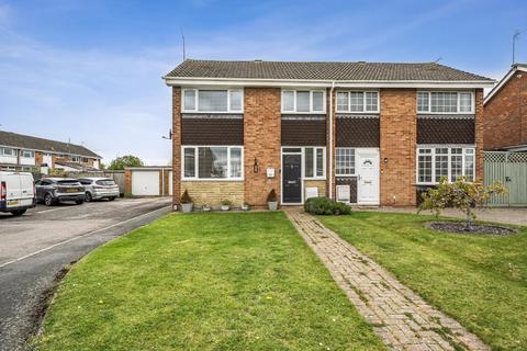 3 bed property, in Poltondale, £350,000