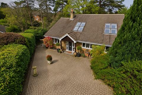 6 bed property, in Highway, £1,199,000