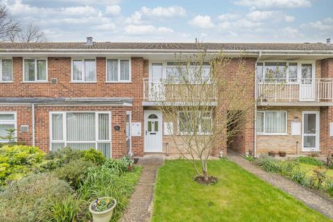2 bed property, in East Lodge Road, £90,000