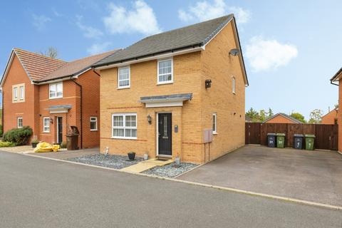 4 bed property, in Shackleton Road, £250,000