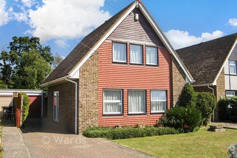 3 bed property, in Spire Avenue, £400,000