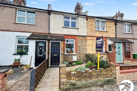 2 bed property, in Woodside Road, £375,000