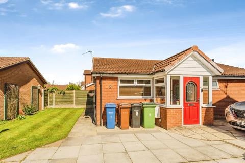2 bed property, in Edenbridge Road, £285,000