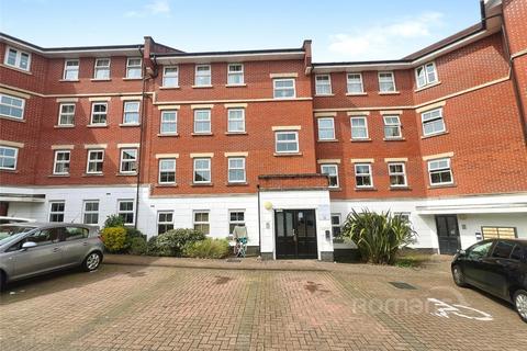 2 bed property, in Bell Chase, £150,000