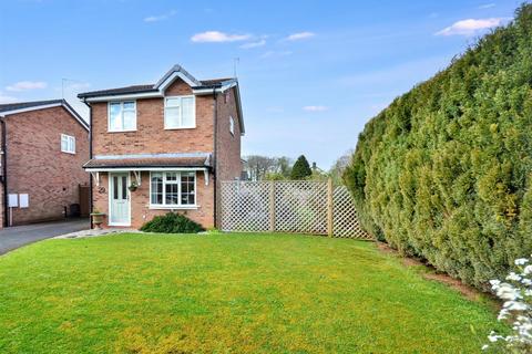 3 bed property, in Cardigan Grove, £299,950