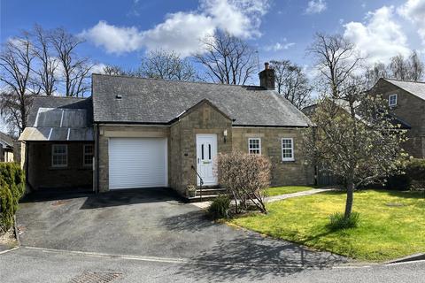 4 bed property, in Denelands, £425,000