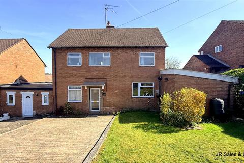 3 bed property, in Park Road, £579,950
