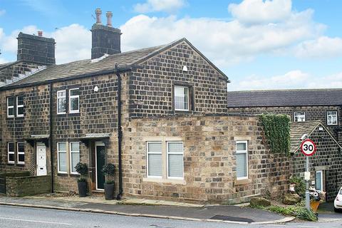 3 bed property, in Leeds Road, £325,000