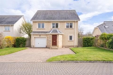 3 bed property, in 5 Riverside Drive, £430,000