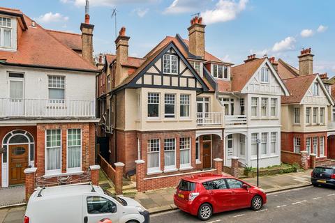 8 bed property, in York Avenue, £1,250,000