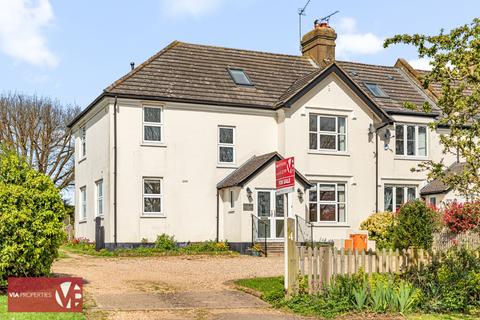 4 bed property, in Beaumont Road, £800,000