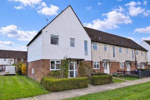 2 bed property, in Jubilee Field, £280,000