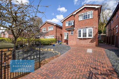 3 bed property, in Queens Road, £300,000