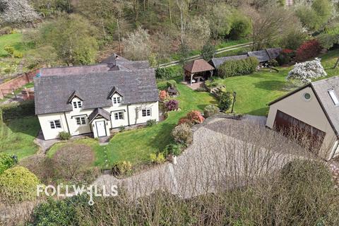 4 bed property, in Knowl Wall, £975,000