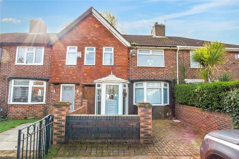 3 bed property, in Shortwood Road, £140,000