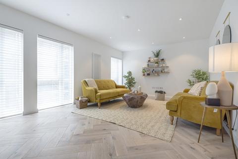 3 bed property, in Ravensbury Terrace, £1,100,000