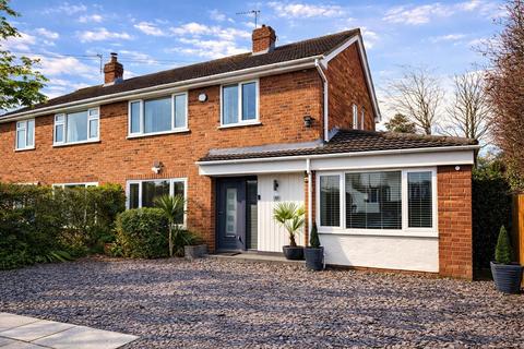 4 bed property, in Milner Road, £450,000