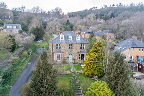 12 bed property, in The Haven, £850,000