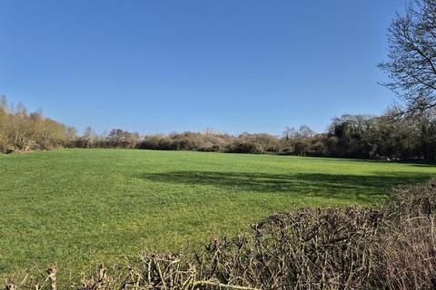 Land, in Land of Houndhill, £100,000