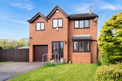 4 bed property, in 18 Lytham Avenue, £290,000