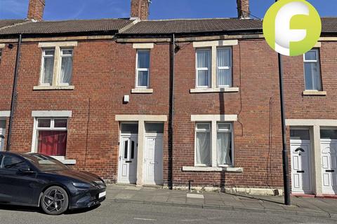 2 bed property, in Silkeys Lane, £64,950