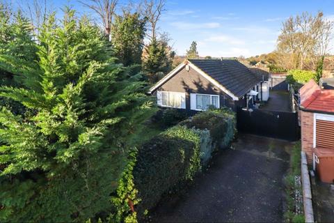 3 bed property, in Gallows Hill Lane, £750,000