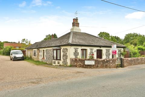 4 bed property, in Swaffham Road, £295,000