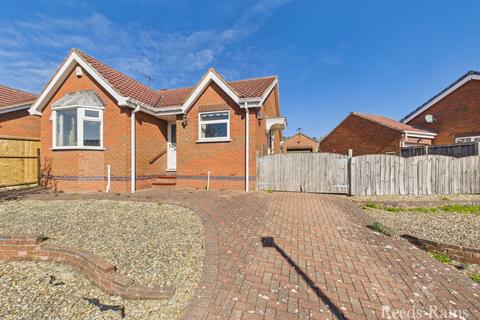 2 bed property, in Thorntondale Drive, £245,000