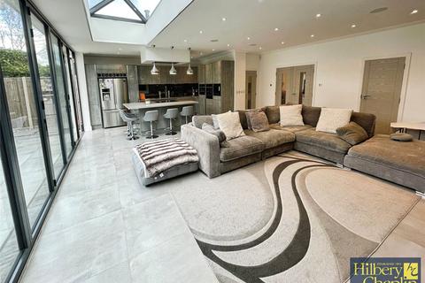 4 bed property, in Emerson Drive, £950,000