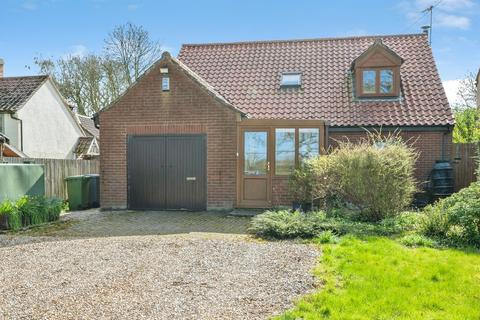 3 bed property, in Foxley Road, £350,000